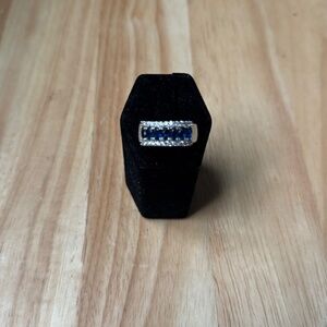 GLAMOUR ENGAGEMENT RING SIZE 10 only one